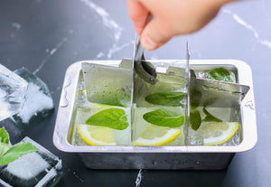 Ecozoi - Eco-friendly, 2 Stainless Steel Ice Cube Trays, 12 large cubes, Dishwasher safe, Plastic-Free, BPA-free