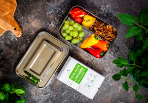 Ecozoi - Eco-friendly, 4-compartment stainless steel leak-proof lunch box, red silicone seal, 50 oz, dishwasher safe.